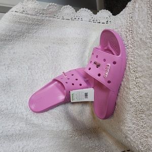 Bubblegum Crocs (slides)